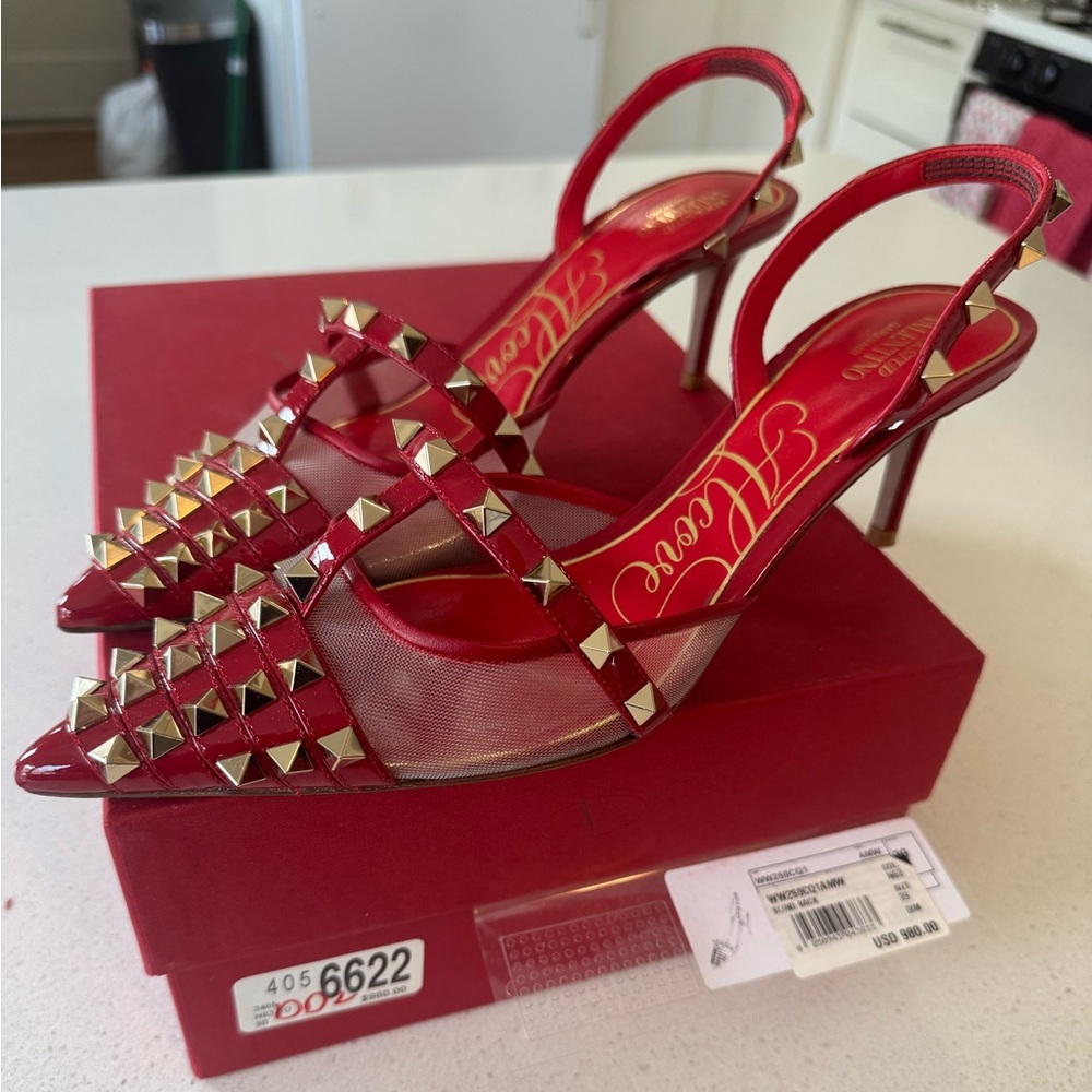 Valentino Garavani Alcove Red Patent Leather Kitten Heels Size 39